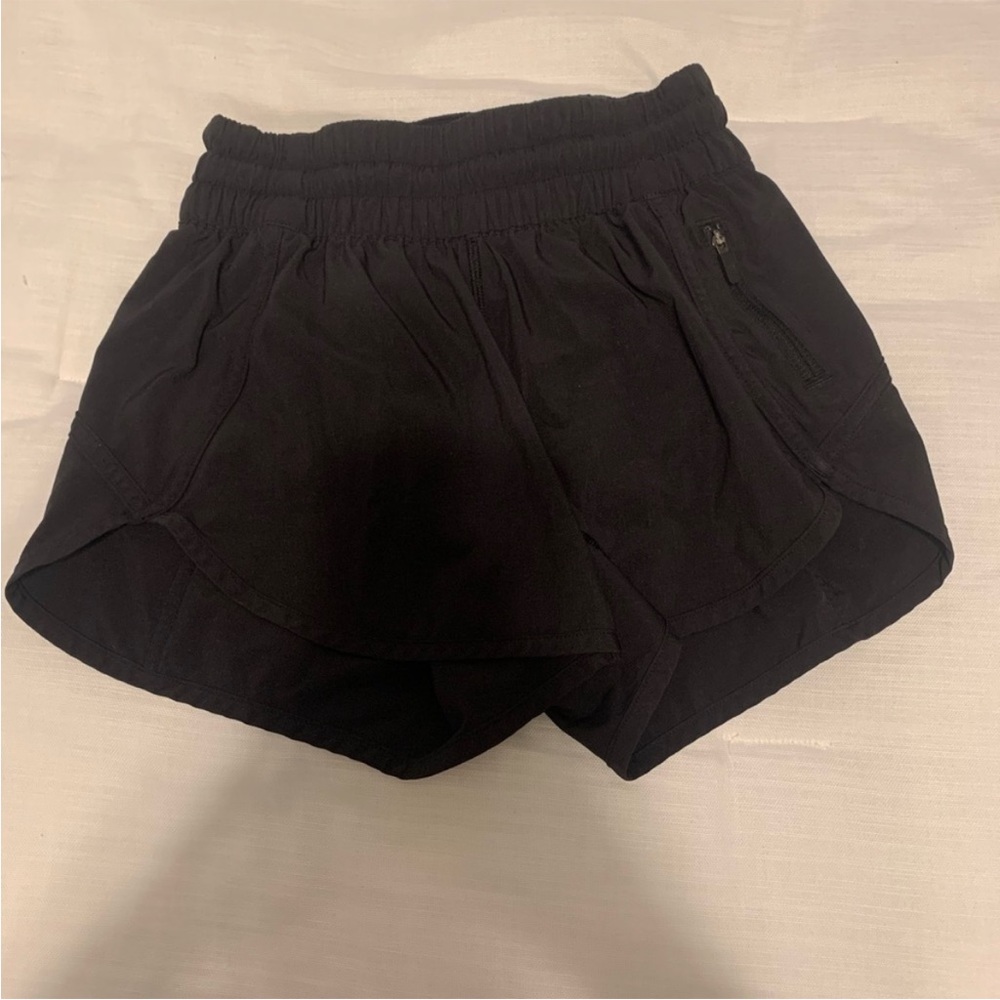 Lululemon tracker shorts